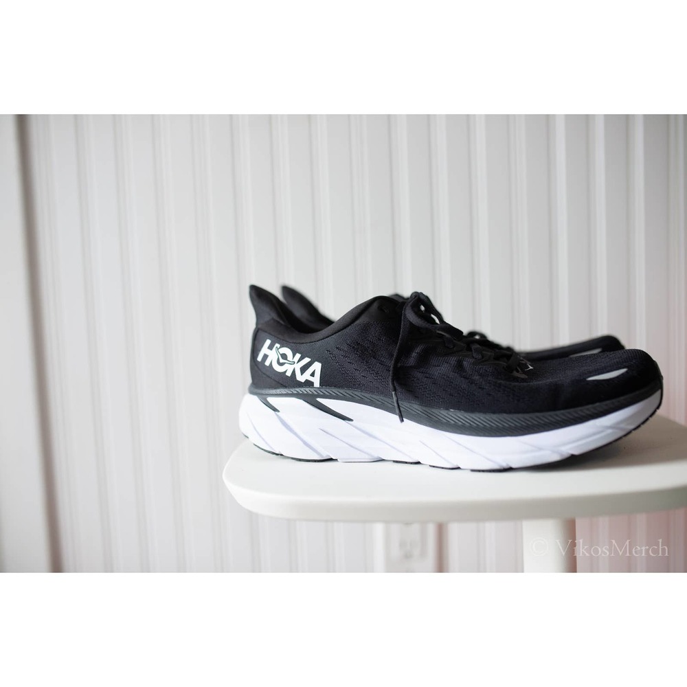 Hoka Clifton 8 Sneakers Size 10.5 Mens Black NEW - Picture 1 of 3